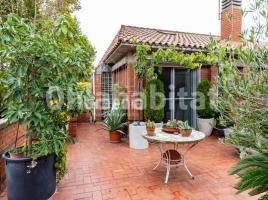 Casa (unifamiliar adossada), 285 m², Zona