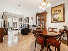 Piso, 83 m², cerca de bus y tren, Calle Uva