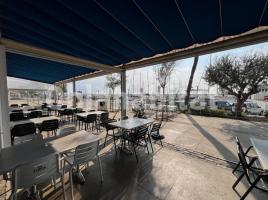 Alquiler local comercial, 160 m², cerca de bus y tren