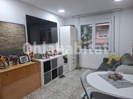 Pis, 69 m², prop de bus i tren, Calle Mina