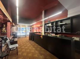 Local comercial, 669 m², prop de bus i tren