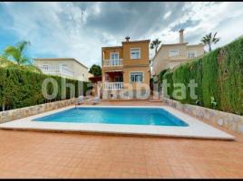 Casa (xalet / torre), 240 m², Calle Sarset