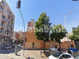 , 300 m², Calle de Francesc Macià i Llussà, 118