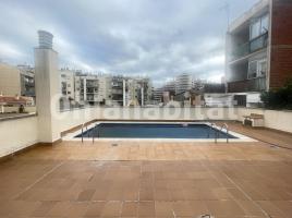 Pis, 108 m², près de bus et de train, Plaza Mestre Serrat