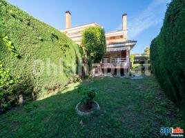 Houses (terraced house), 225 m², near bus and train