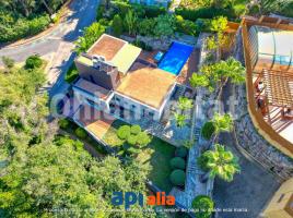 Casa (chalet / torre), 293 m², seminuevo