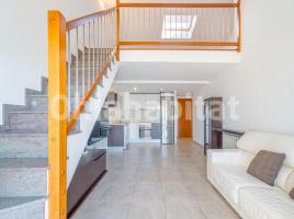 Dúplex, 80 m², seminou