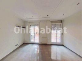 Dúplex, 195 m², cerca de bus y tren, seminuevo, Calle Giralda, 29