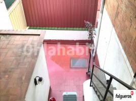 Flat, 85 m², near bus and train