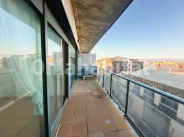 Duplex, 142 m², near bus and train, almost new, Calle de Sant Pelegrí, 89
