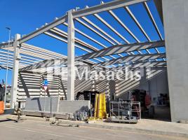 Louer , 2000 m², Zona