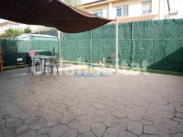 Houses (terraced house), 199 m², near bus and train, Calle del Ponent