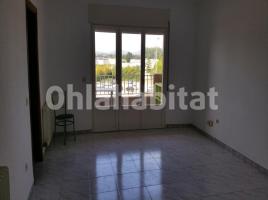 Pis, 85 m², près de bus et de train, Calle de Tapís