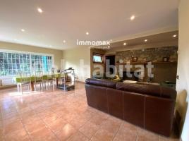 Casa (unifamiliar adosada), 257 m², Zona