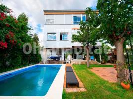 Casa (unifamiliar adosada), 244 m², Zona