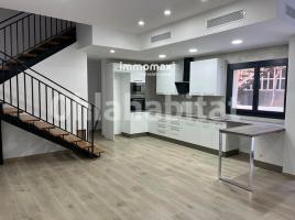 Casa (unifamiliar adosada), 121 m², seminuevo, Zona