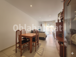 Piso, 73 m², cerca de bus y tren, seminuevo