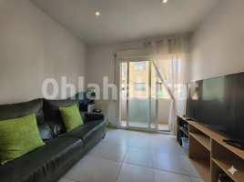 Piso, 73 m², cerca de bus y tren, seminuevo