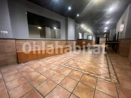Lloguer local comercial, 150 m², prop de bus i tren