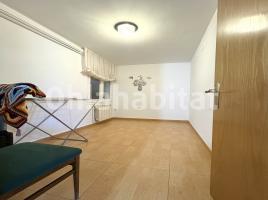 Piso, 99 m², cerca de bus y tren