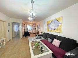 Casa (unifamiliar adossada), 236 m², prop de bus i tren