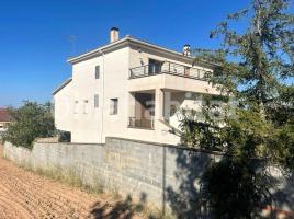  (xalet / torre), 370 m², Calle de les Oliveres