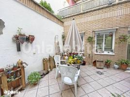 Casa (unifamiliar adossada), 236 m², Zona