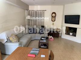  (unifamiliar adossada), 124 m², presque neuf, Zona