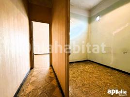 Piso, 136 m², cerca de bus y tren