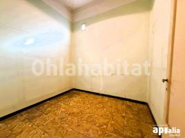 Piso, 136 m², cerca de bus y tren