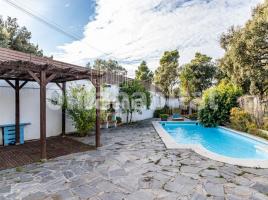 Casa (unifamiliar adossada), 222 m², Zona