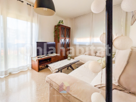 Flat, 106 m², almost new