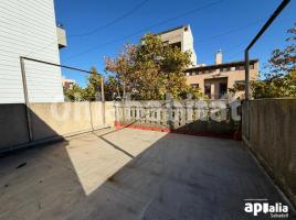 Pis, 136 m², prop de bus i tren