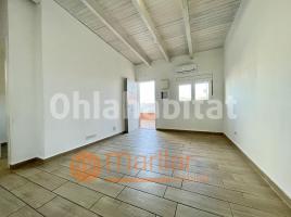Piso, 61 m², cerca de bus y tren
