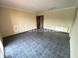 Pis, 140 m², prop de bus i tren, Calle del Metge Carrera