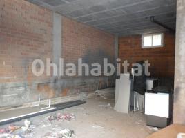 Local comercial, 80 m², cerca de bus y tren, seminuevo, Calle de l'Estació